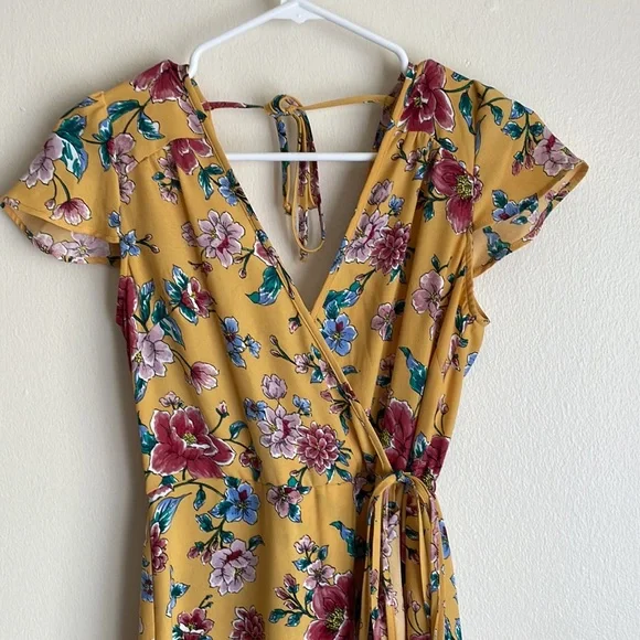 Target’s xhilaration Yellow Floral Dress - Picture 2 of 6